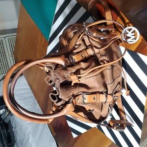 Michael Kors Distressed Leather Sling Purse Bag Shoulder Brown hobo